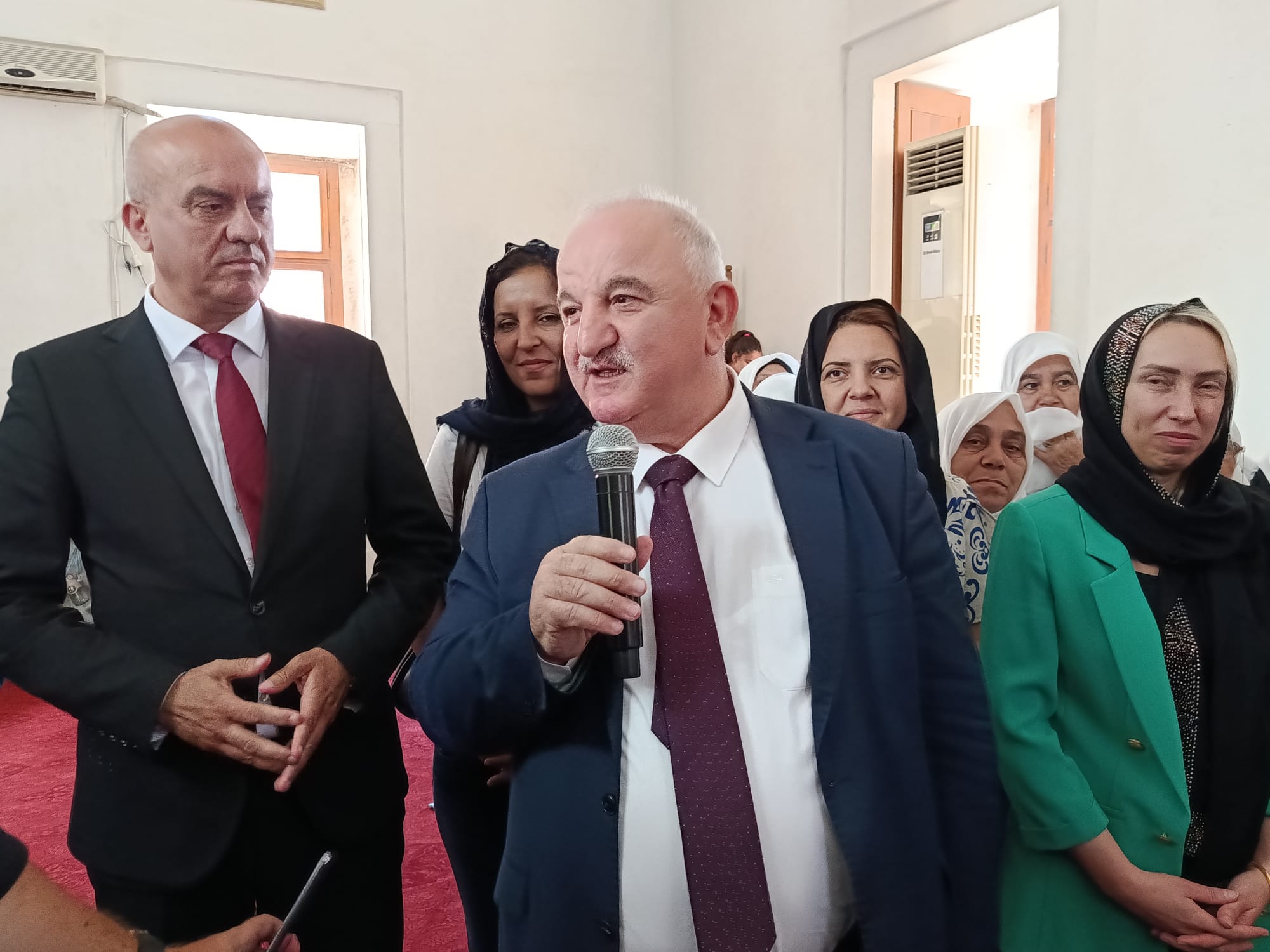 Edirne Valiliği Sosyal Yardımlaşma ve Dayanışma Vakfı bünyesinde faaliyet gösteren Sosyal Destek Merkezlerinde (SODAM) eğitim gören kursiyerler için anlamlı bir program düzenlendi.